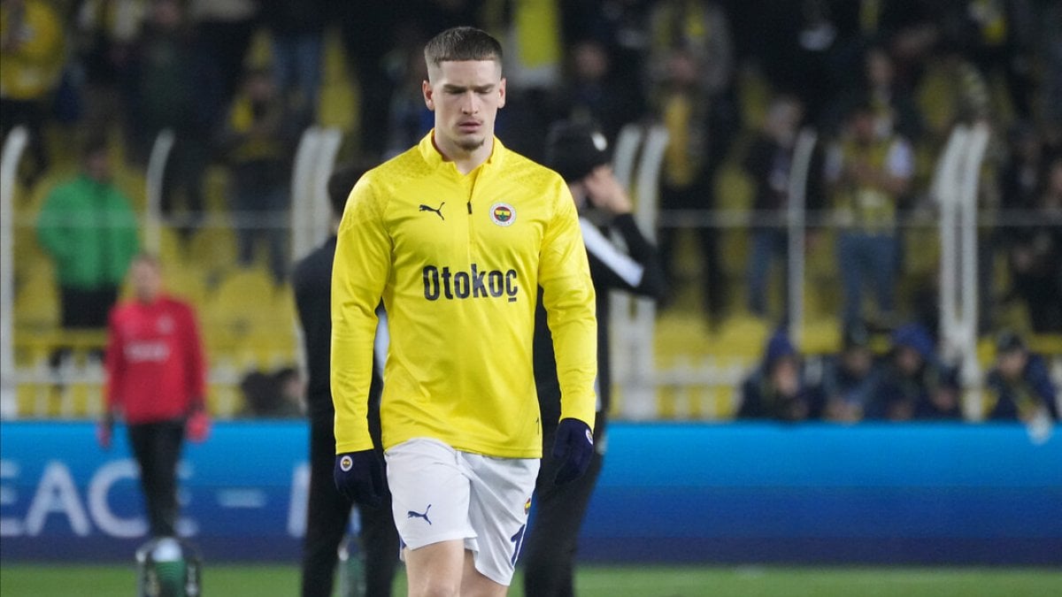 Jose Mourinho’dan Ryan Kent’e tavsiye: Gençsin, oynayacağın bir takıma git