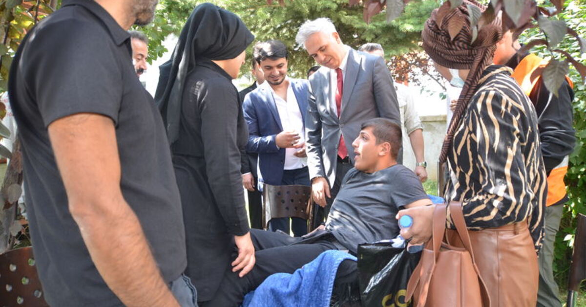 Yüksekova’da özel gereksinimli çocuklara sandalye hediye edildi