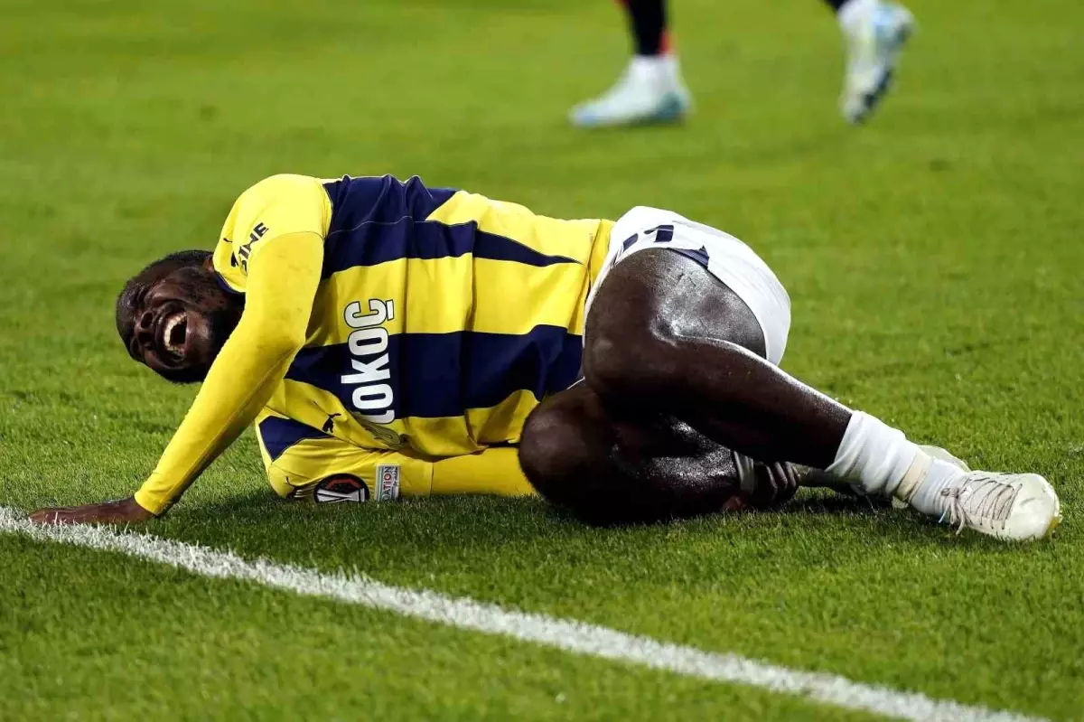 Osayi Samuel Sakatlandı, Fenerbahçe 1-1 Berabere Kaldı