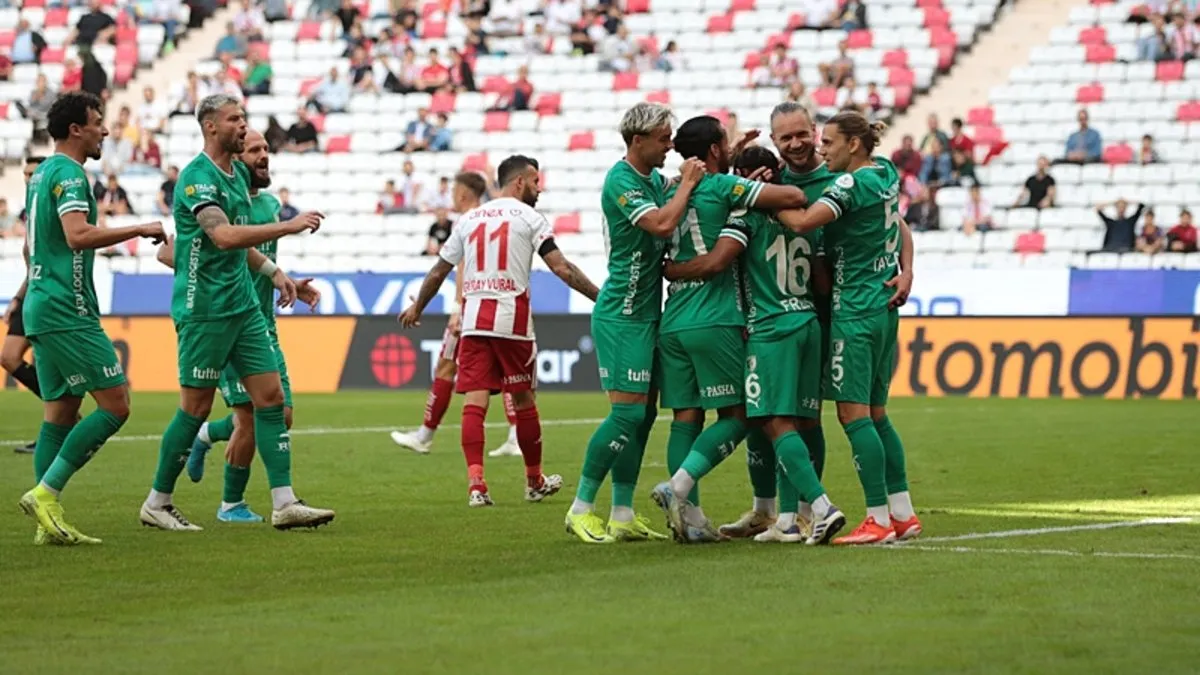 Alex de Souza, Volkan Demirel’i üzdü