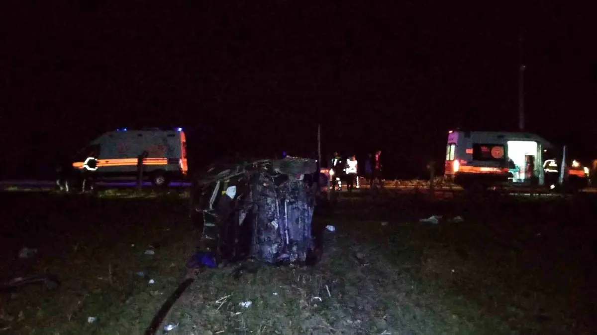 İnegöl’de Takla Atan Araç Tarla Devirip Yaralanmalara Sebep Oldu