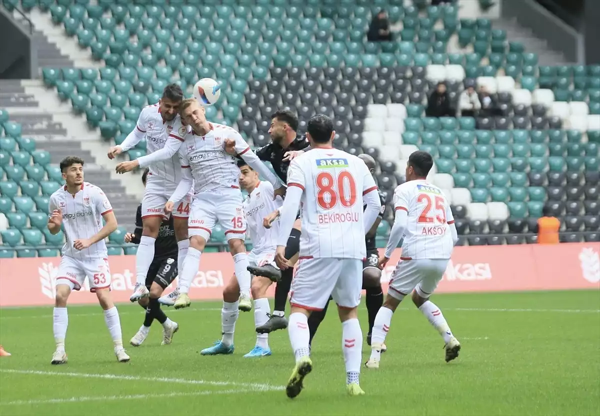 Sivasspor, Kocaelispor’u 2-0 Yendi