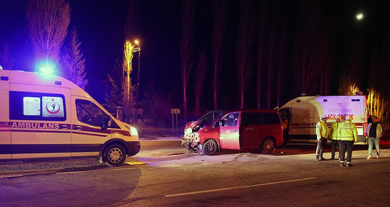 Sivas’ta feci kaza: 2’si ağır 7 yaralı